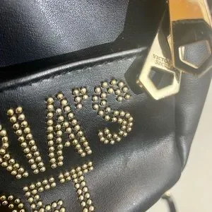 Victoria display picture 3